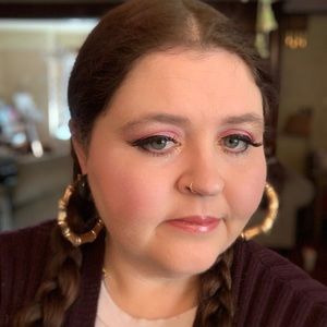 Meet your Posher, Kelli